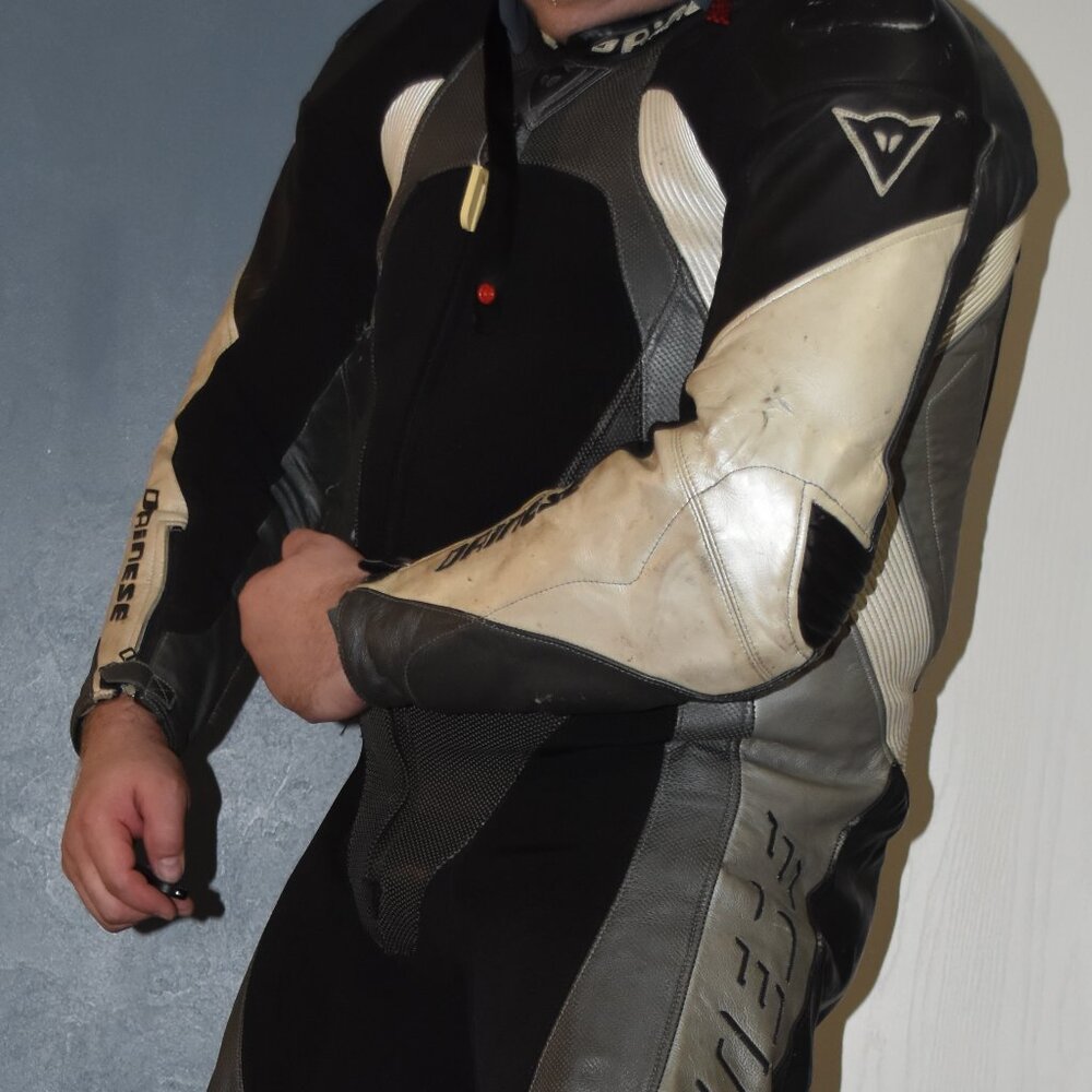 Dainese leather motorcycle suit size US46 - Euro56 - Picture 12 of 16